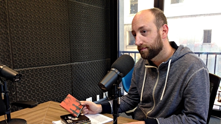 Javier Zubillaga en los estudios de Radiomundo